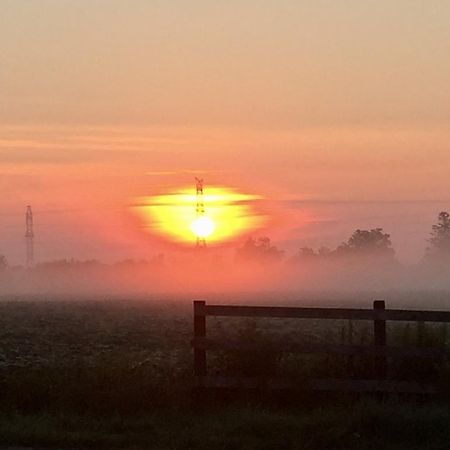 Serenity Ranch Bed & Breakfast Ancaster Екстериор снимка