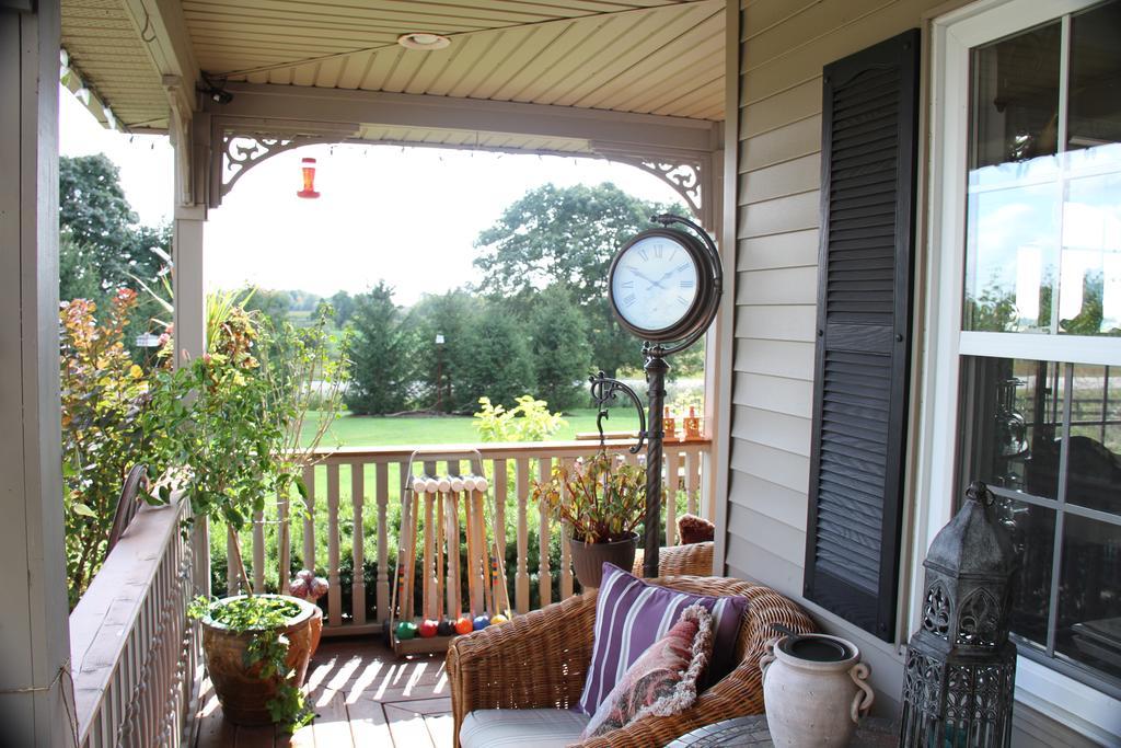 Serenity Ranch Bed & Breakfast Ancaster Екстериор снимка