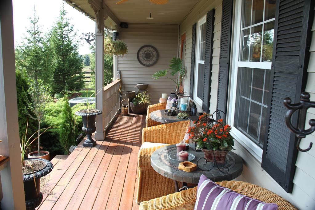 Serenity Ranch Bed & Breakfast Ancaster Екстериор снимка
