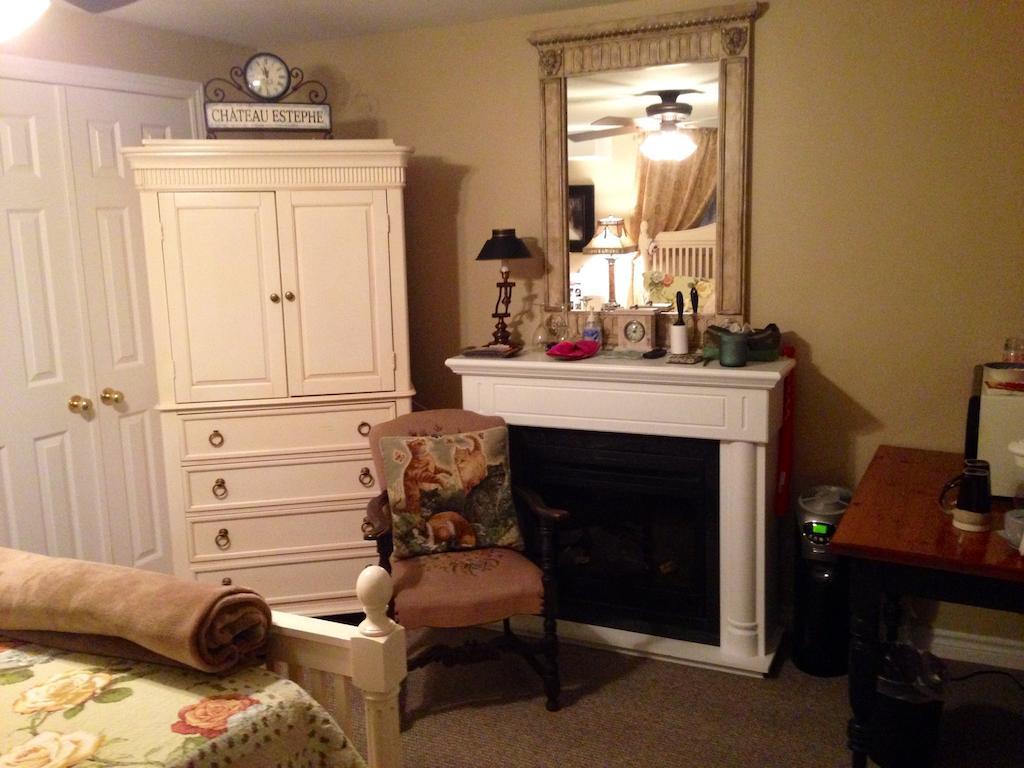 Serenity Ranch Bed & Breakfast Ancaster Екстериор снимка