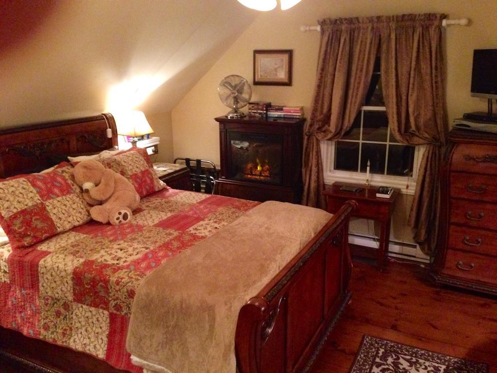 Serenity Ranch Bed & Breakfast Ancaster Екстериор снимка