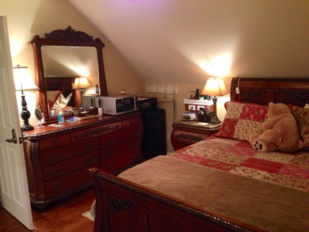 Serenity Ranch Bed & Breakfast Ancaster Стая снимка