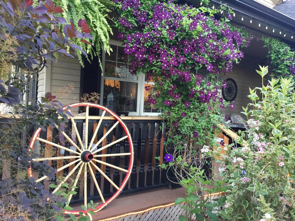 Serenity Ranch Bed & Breakfast Ancaster Екстериор снимка