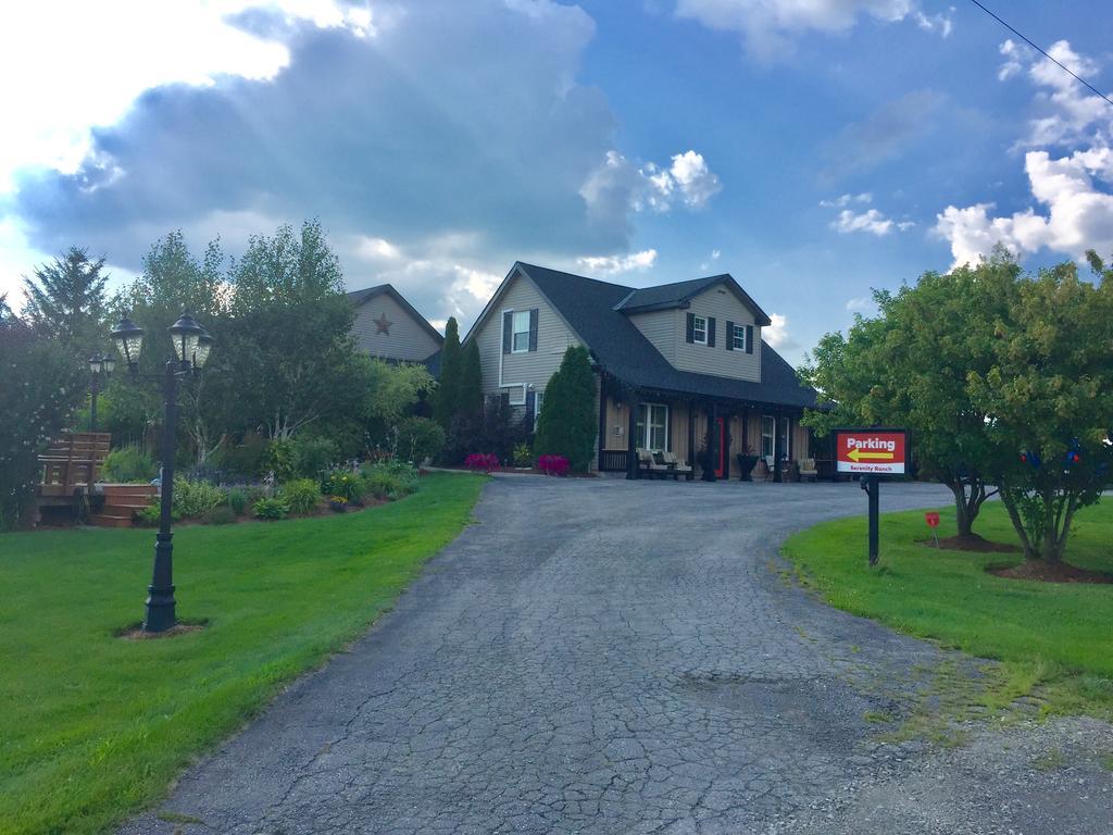 Serenity Ranch Bed & Breakfast Ancaster Екстериор снимка