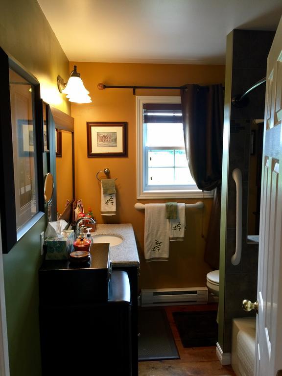 Serenity Ranch Bed & Breakfast Ancaster Екстериор снимка