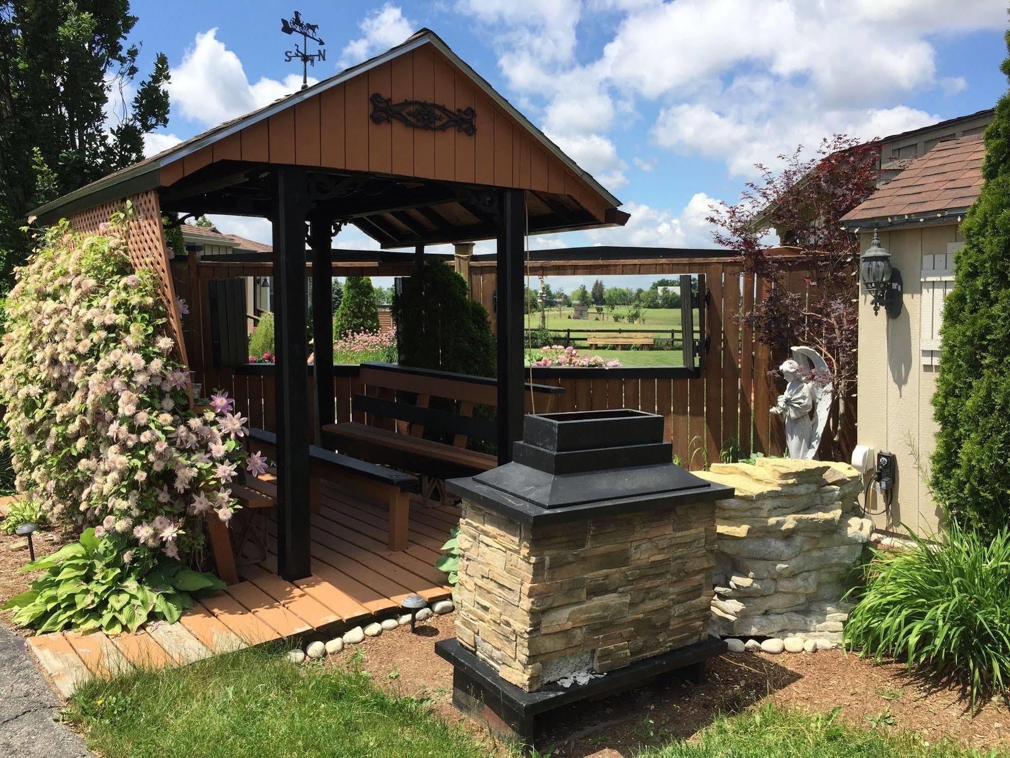 Serenity Ranch Bed & Breakfast Ancaster Екстериор снимка