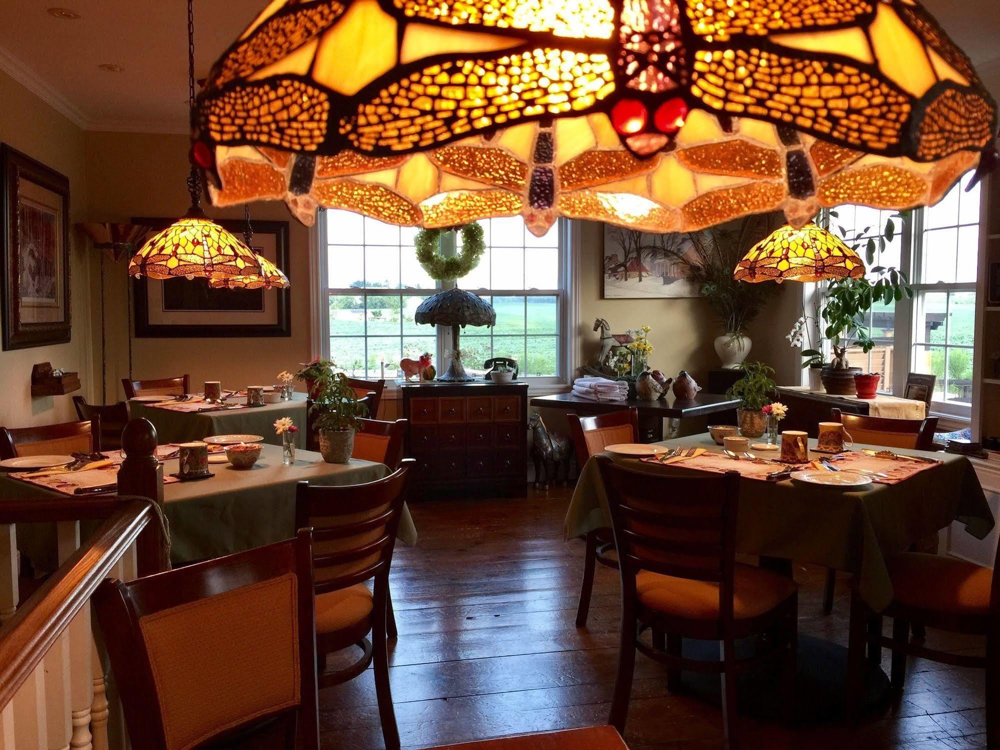 Serenity Ranch Bed & Breakfast Ancaster Екстериор снимка