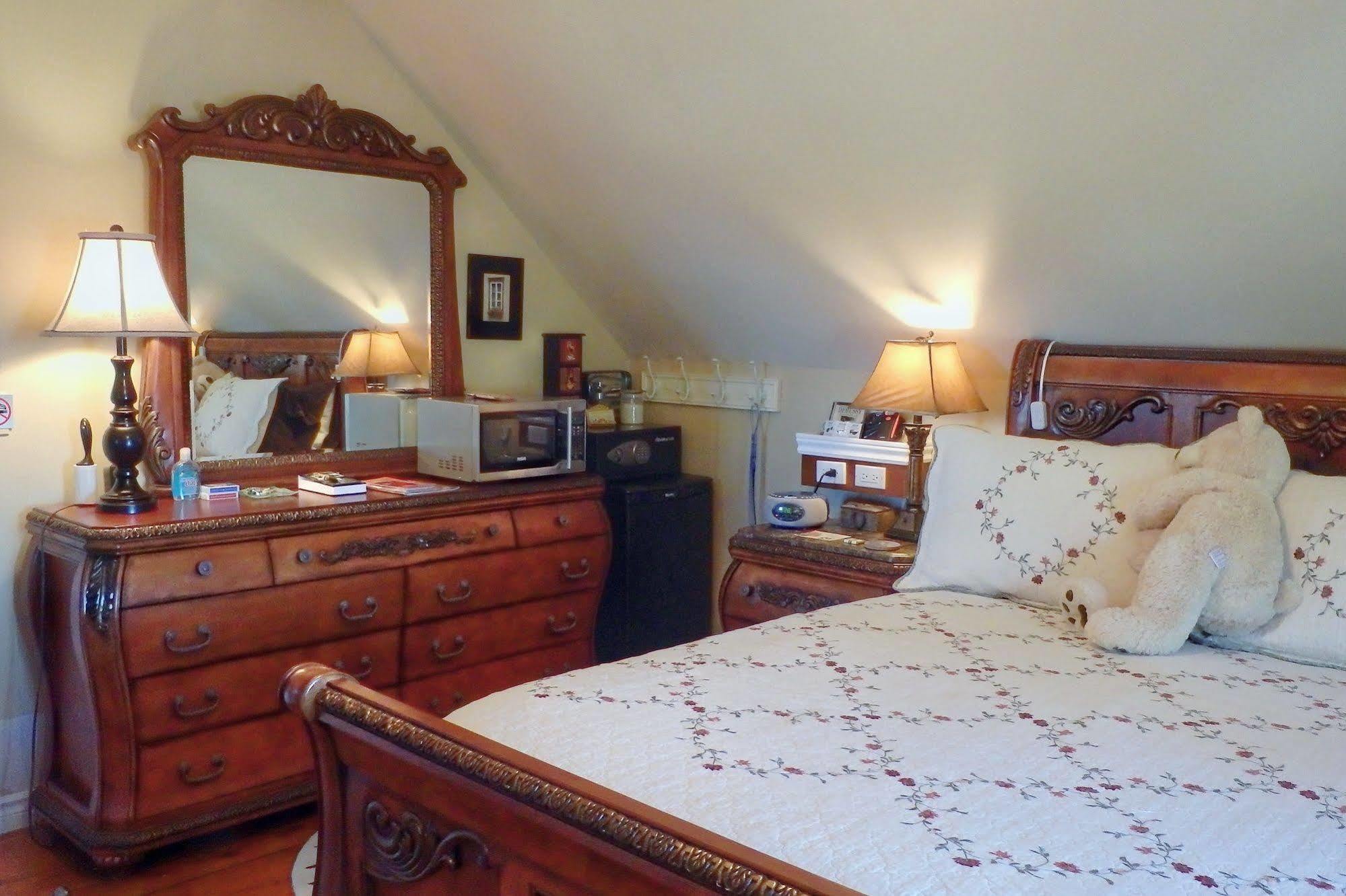 Serenity Ranch Bed & Breakfast Ancaster Екстериор снимка